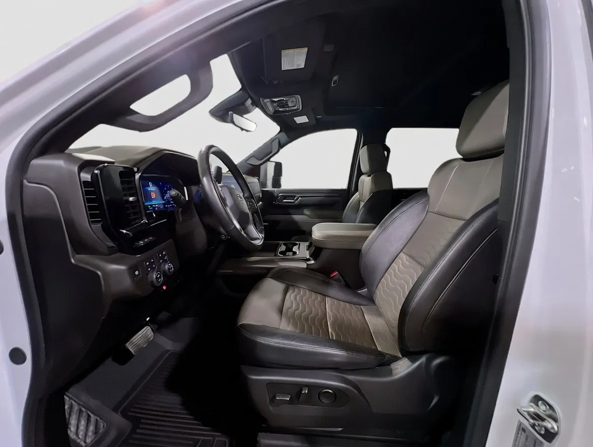 2025 Chevrolet Silverado 2500HD ZR2 - Photo 15