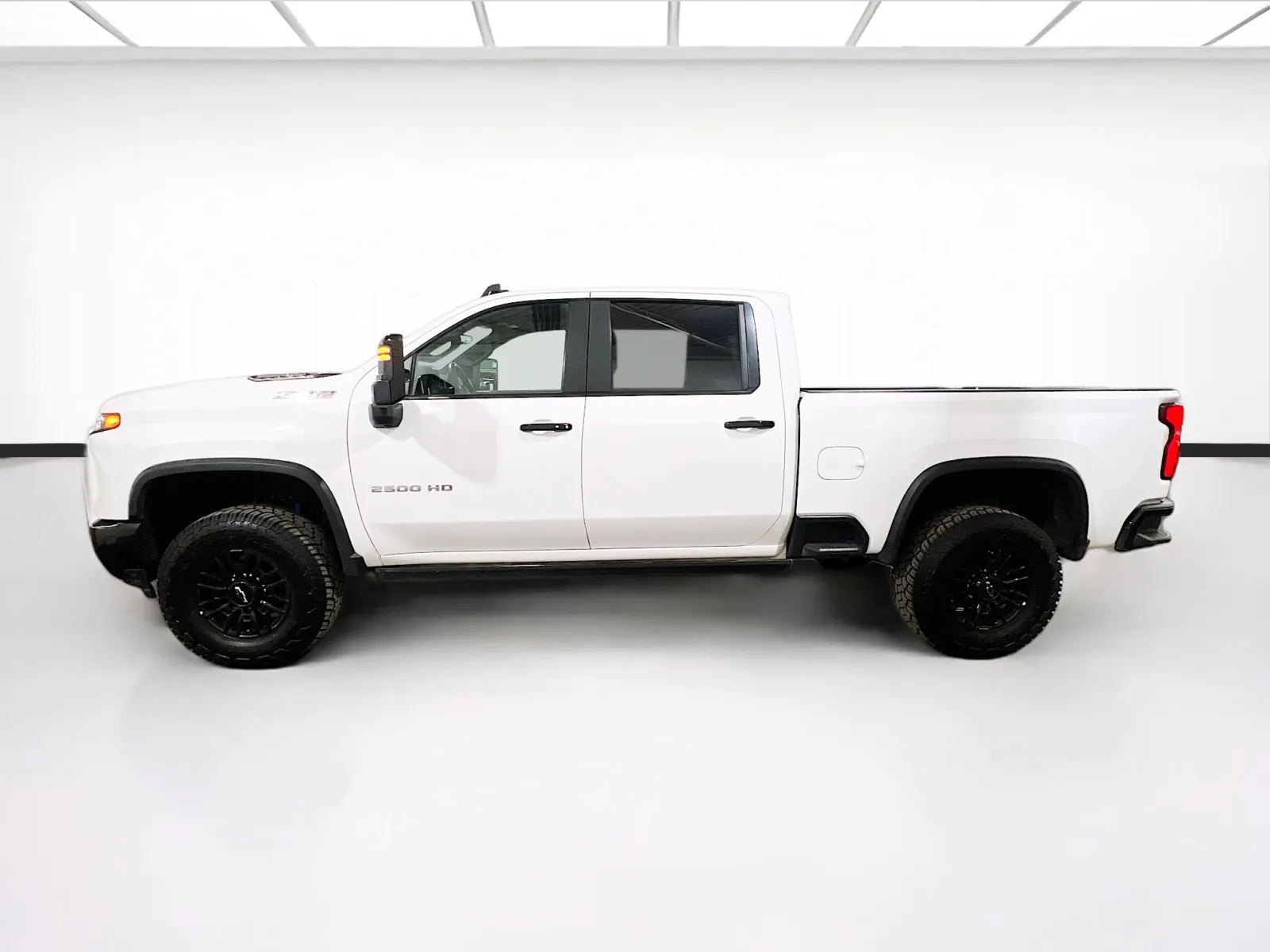 2025 Chevrolet Silverado 2500HD ZR2 - Photo 23