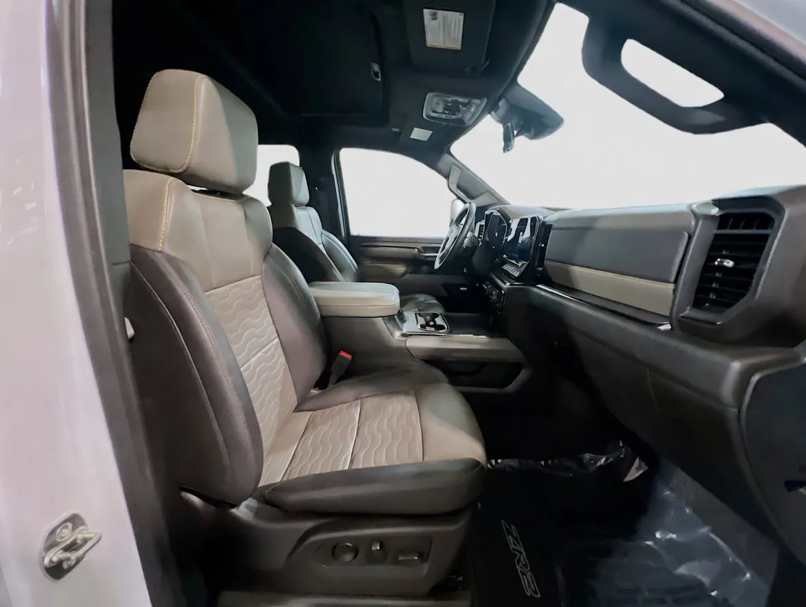 2025 Chevrolet Silverado 2500HD ZR2 - Photo 21