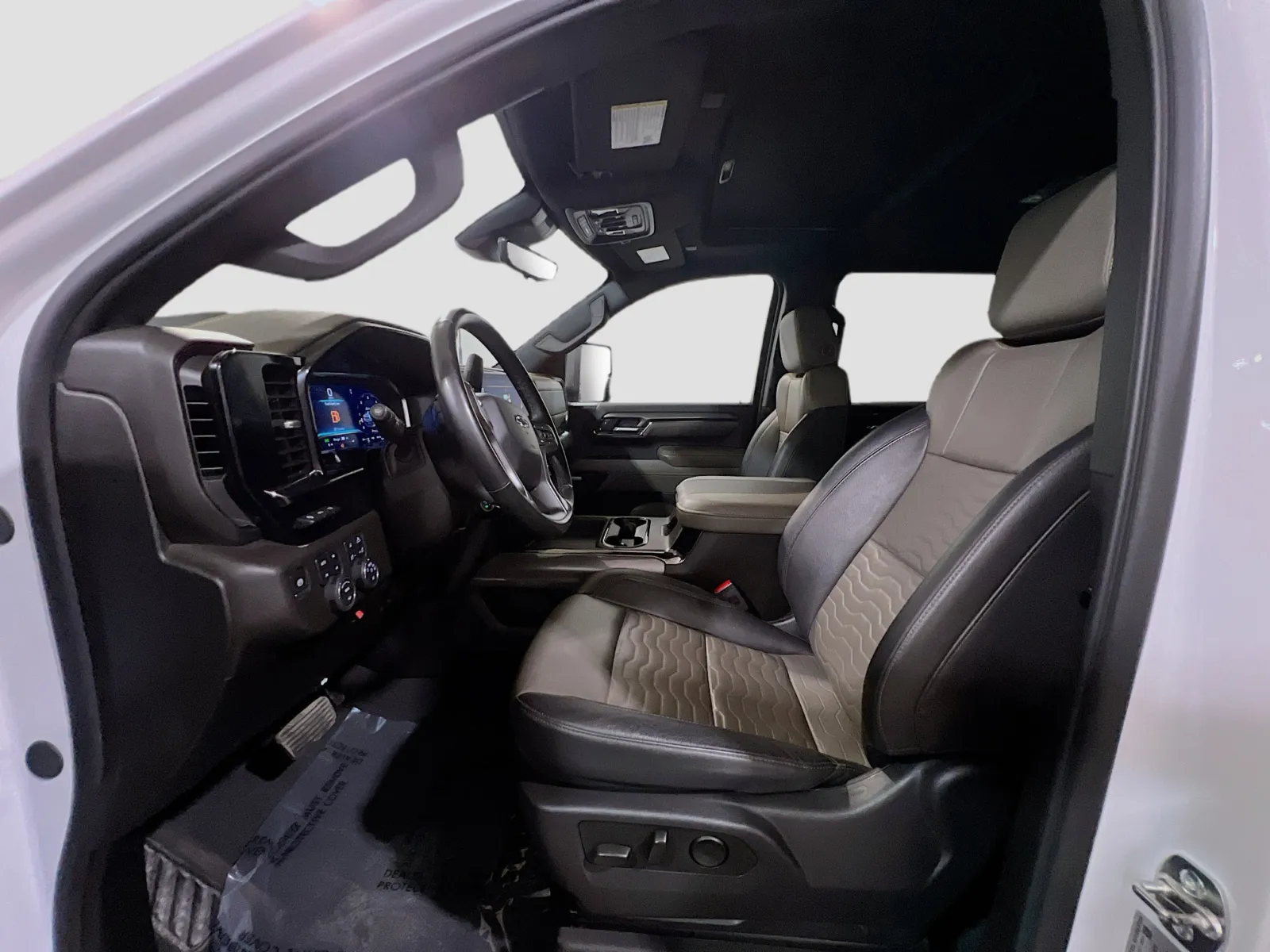 2025 Chevrolet Silverado 2500HD ZR2 - Photo 15