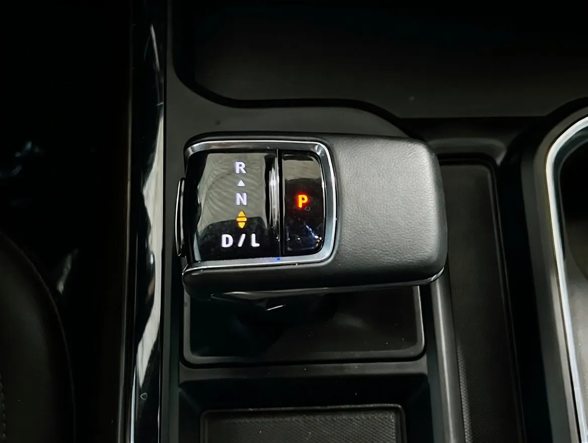 2024 GMC Sierra 1500 SLT - Photo 12