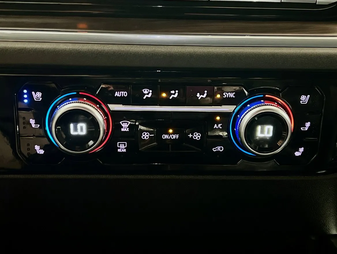 2024 GMC Sierra 1500 SLT - Photo 11