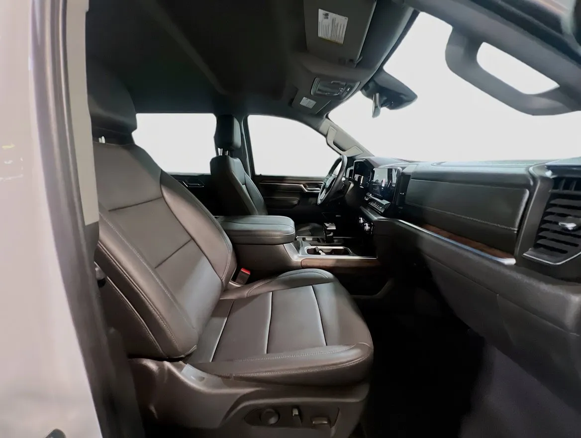 2024 GMC Sierra 1500 SLT - Photo 21