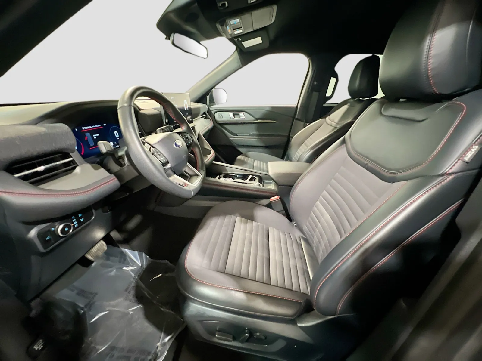 2025 Ford Explorer ST-LINE - Photo 15