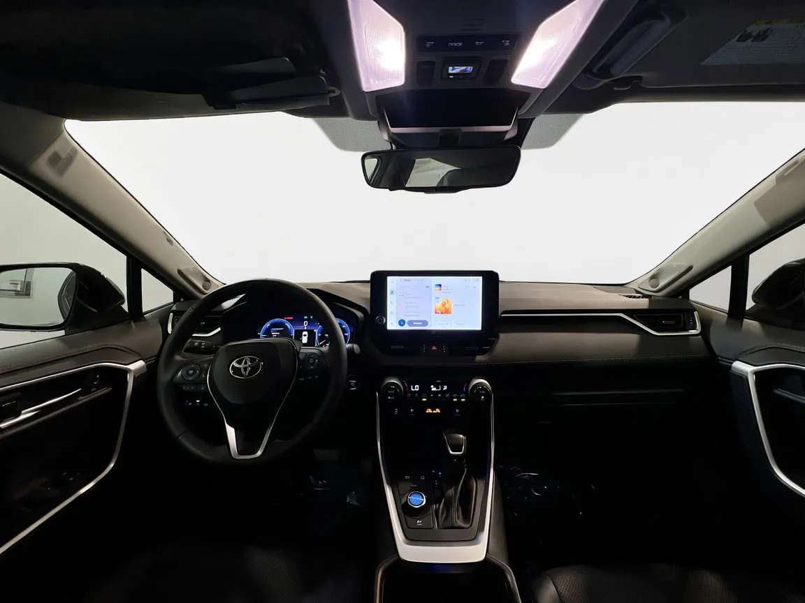 2025 Toyota RAV4 Limited - Photo 17