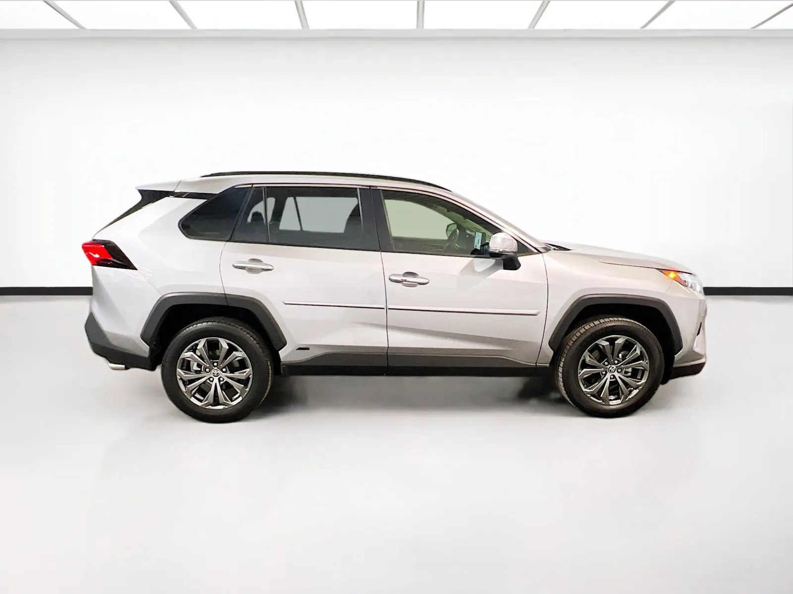 2025 Toyota RAV4 Limited - Photo 25