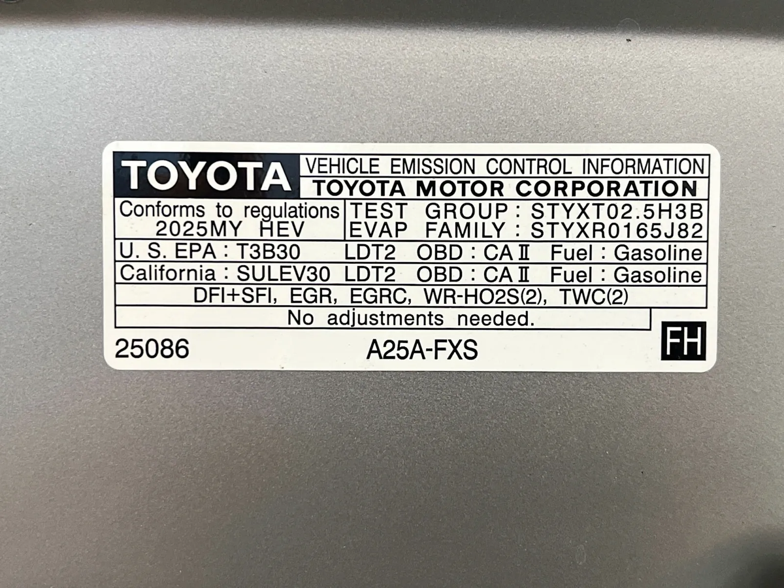 2025 Toyota RAV4 Limited - Photo 23