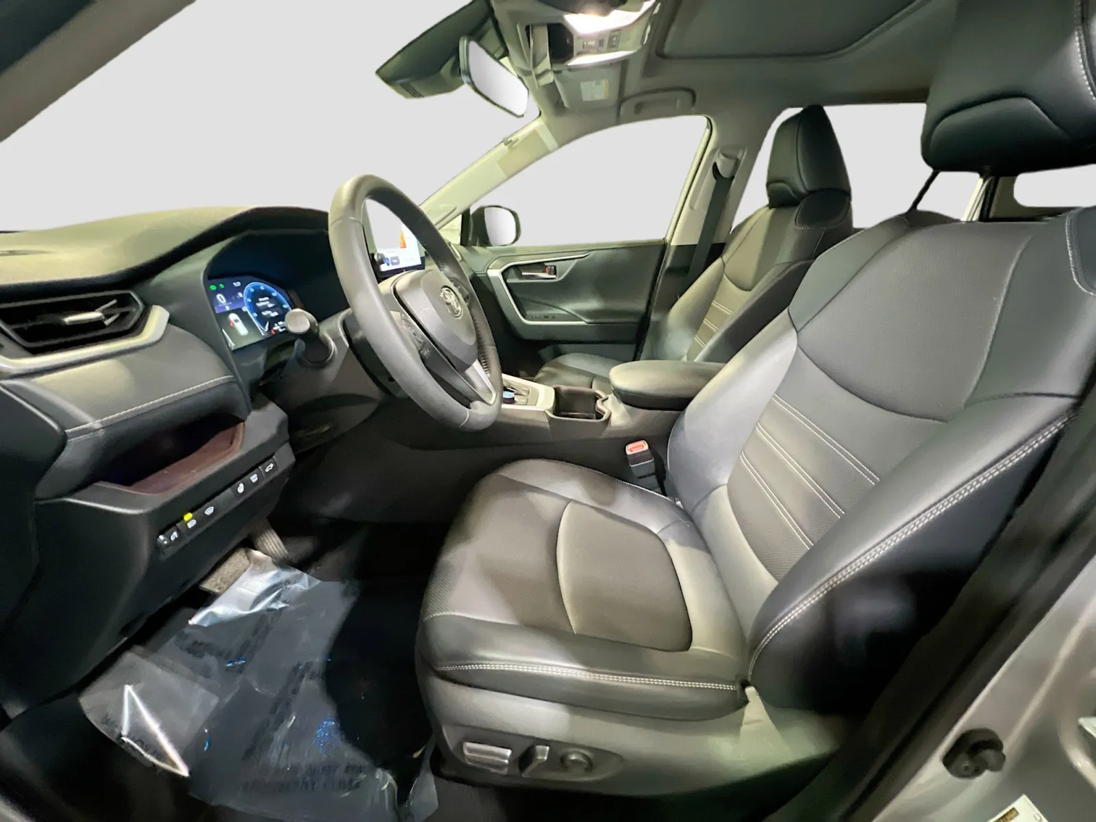 2025 Toyota RAV4 Limited - Photo 15