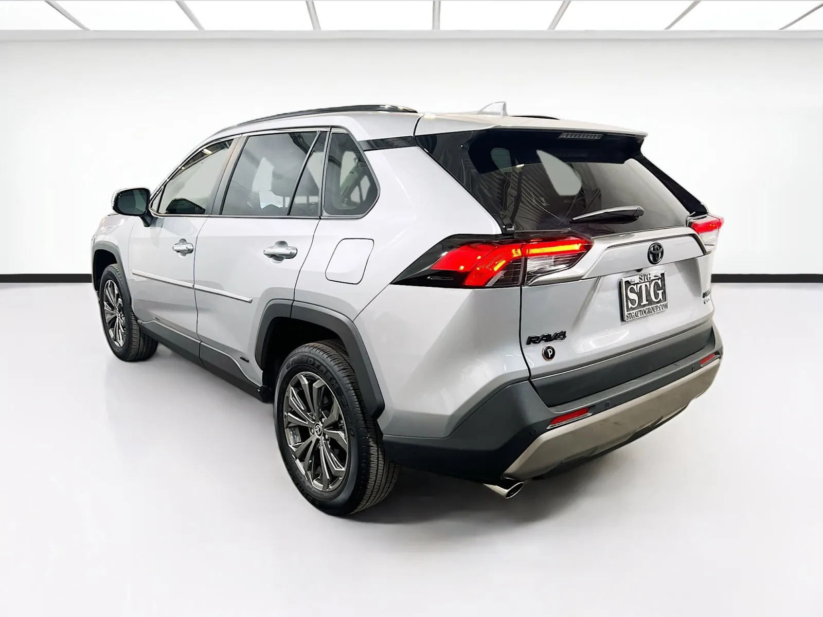 2025 Toyota RAV4 Limited - Photo 6