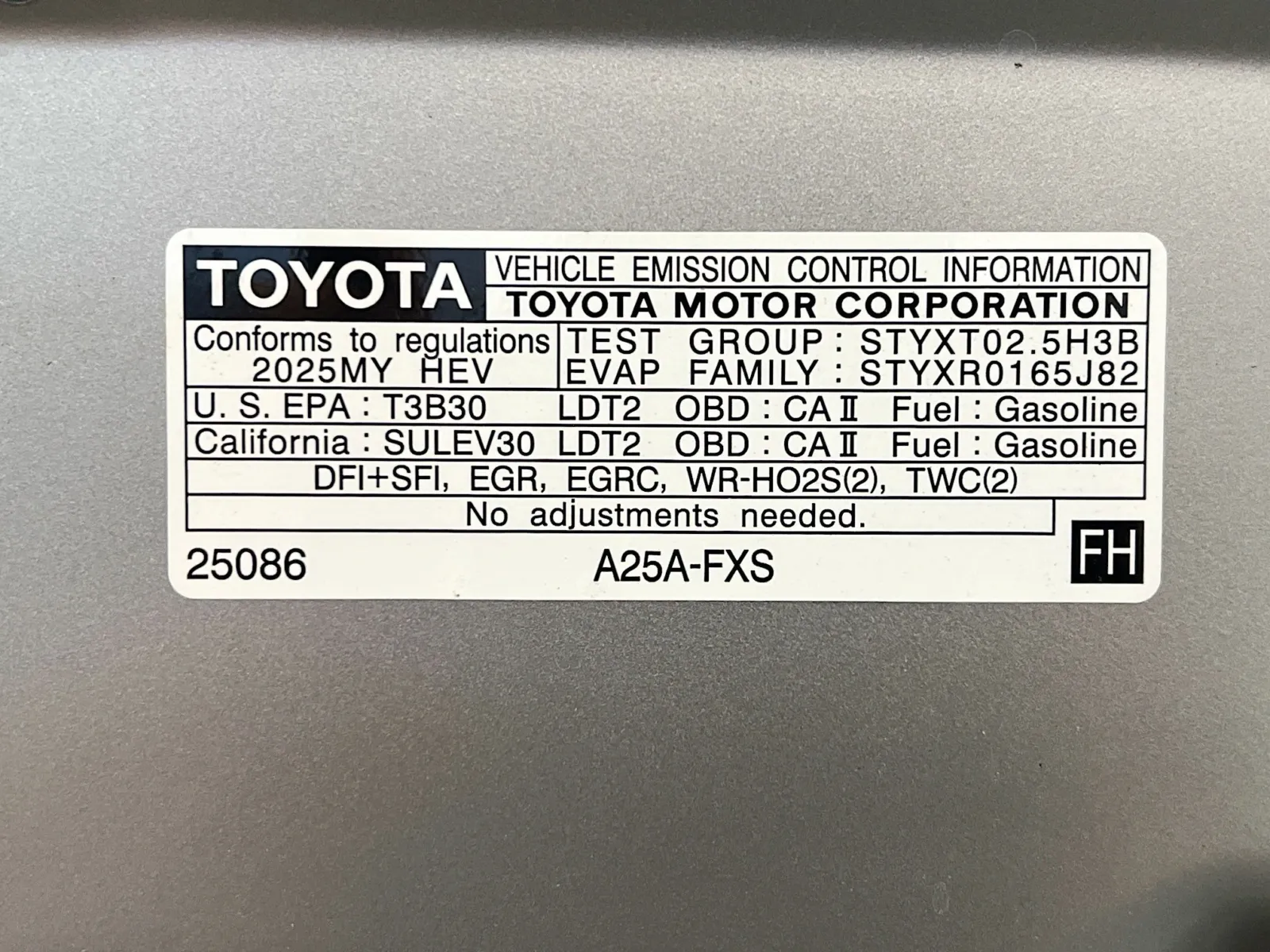 2025 Toyota RAV4 Limited - Photo 23