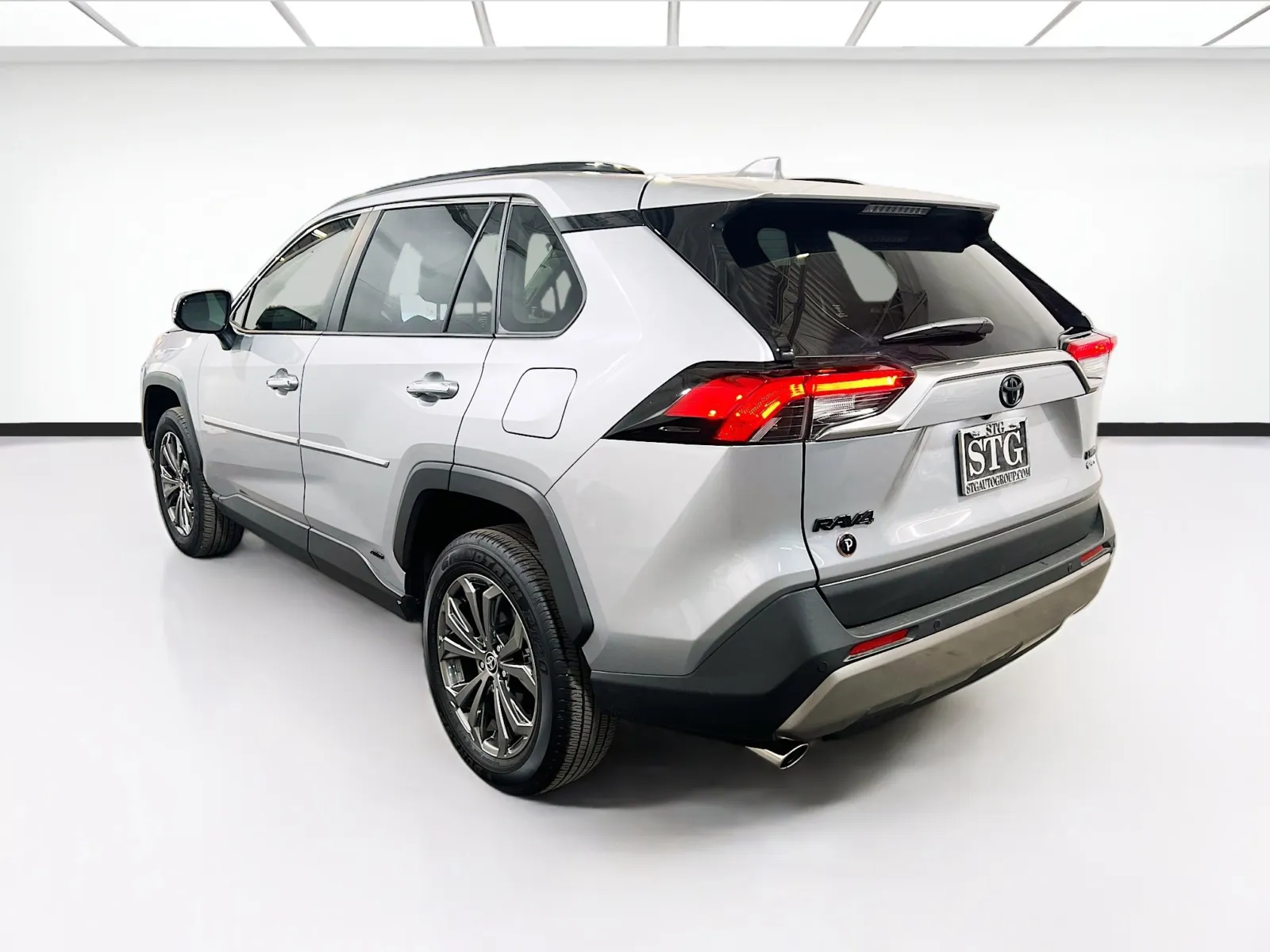 2025 Toyota RAV4 Limited - Photo 6