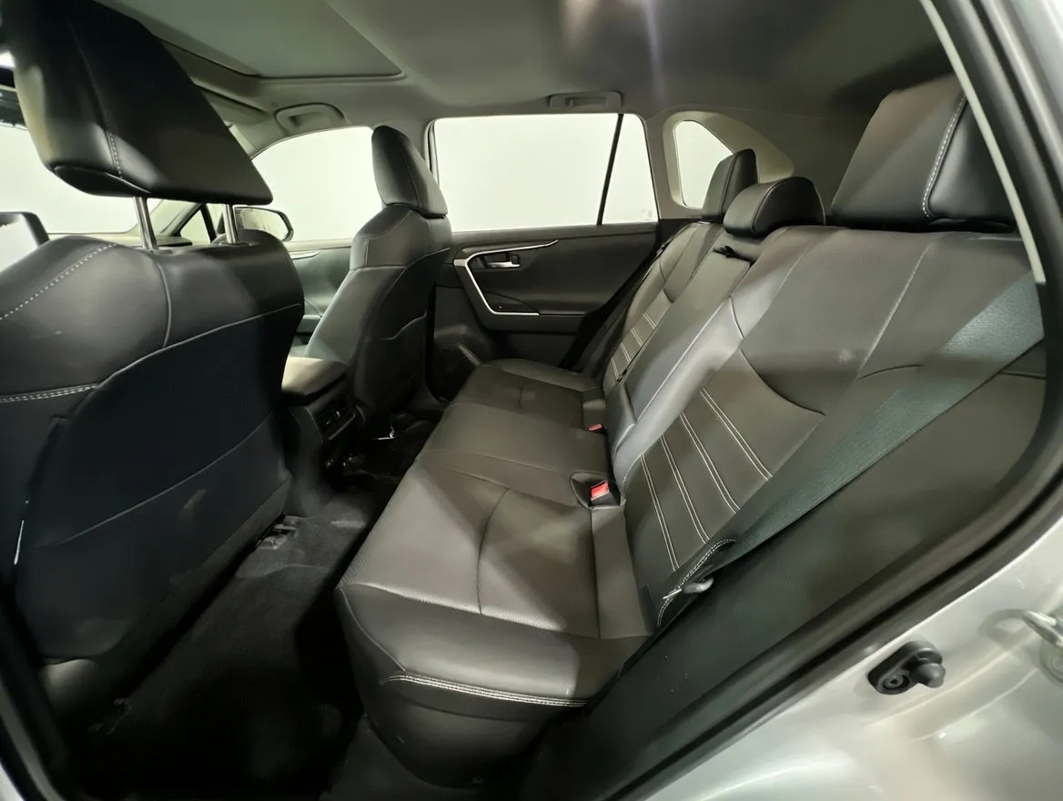 2025 Toyota RAV4 Limited - Photo 18