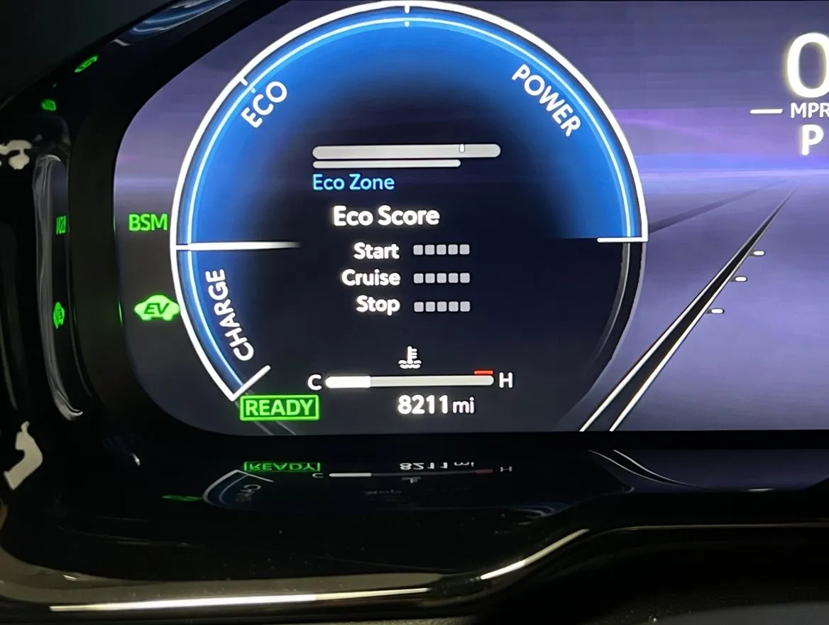 2025 Toyota RAV4 Limited - Photo 8