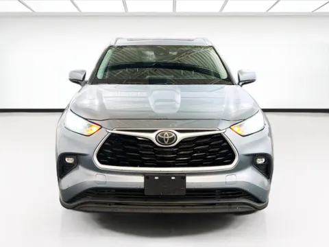 Photos of 2020 Toyota Highlander XLE for sale in Chandler, AZ at STG Auto Group of Chandler