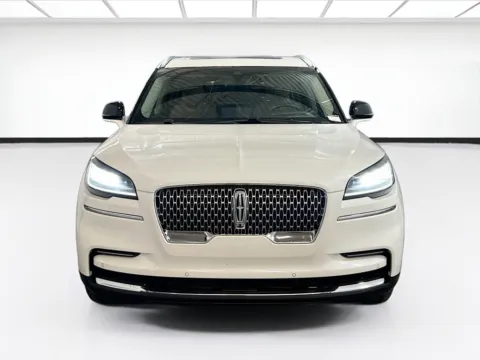 Photos of 2023 Lincoln Aviator Reserve for sale in Chandler, AZ at STG Auto Group of Chandler