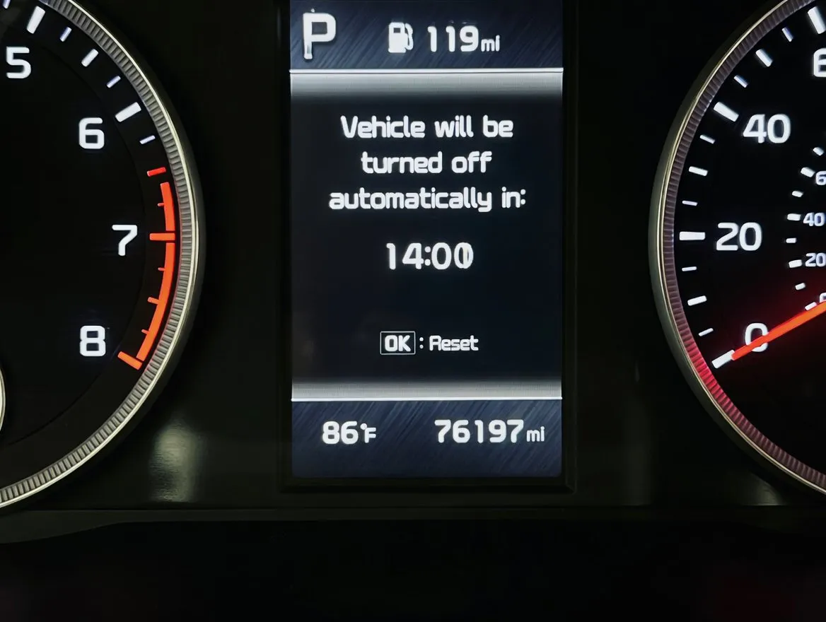 2023 Kia K5 LXS - Photo 8