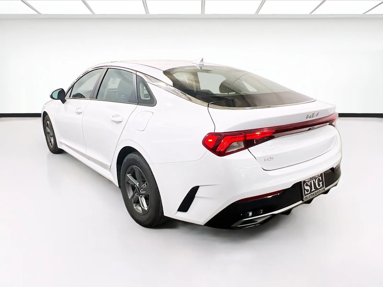 2023 Kia K5 LXS - Photo 6