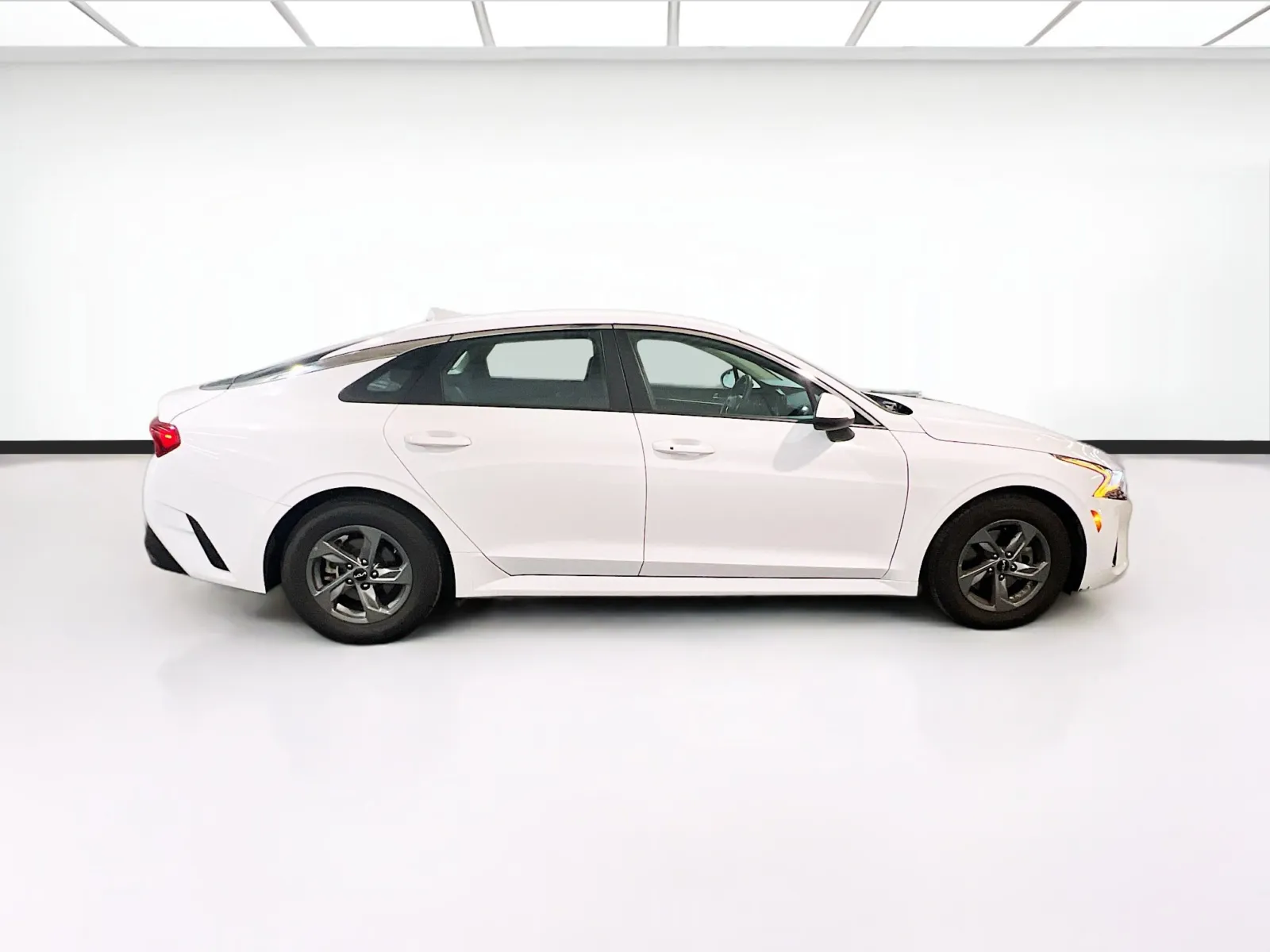 2023 Kia K5 LXS - Photo 22