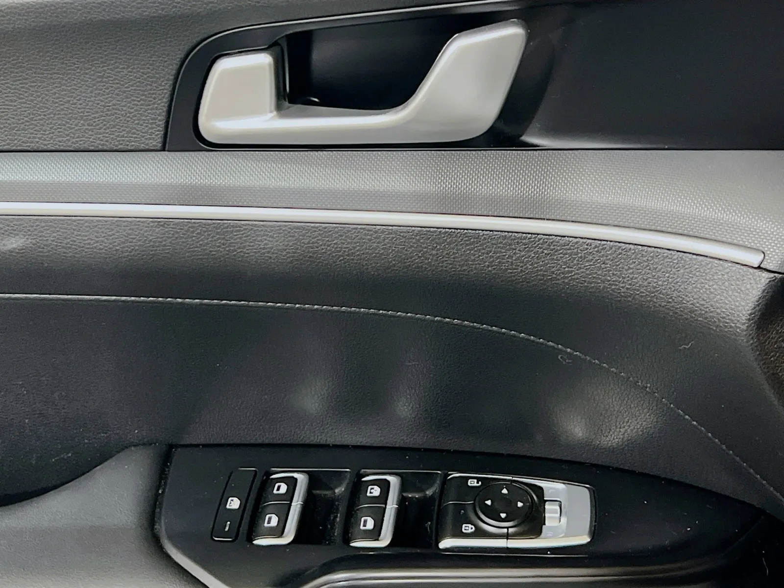 2023 Kia K5 LXS - Photo 13