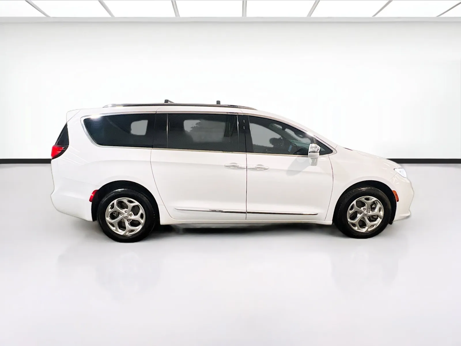 2021 Chrysler Pacifica Limited - Photo 25