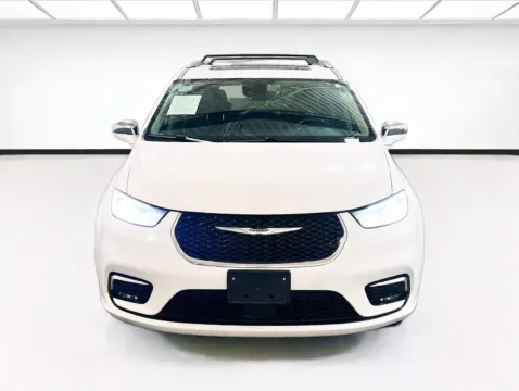 Photos of 2021 Chrysler Pacifica Limited for sale in Chandler, AZ at STG Auto Group of Chandler