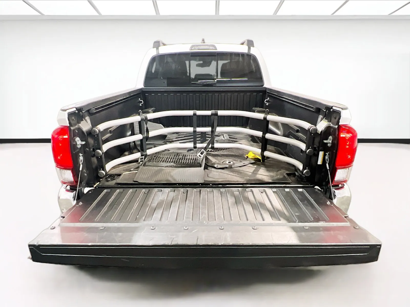 2022 Toyota Tacoma SR5 - Photo 17