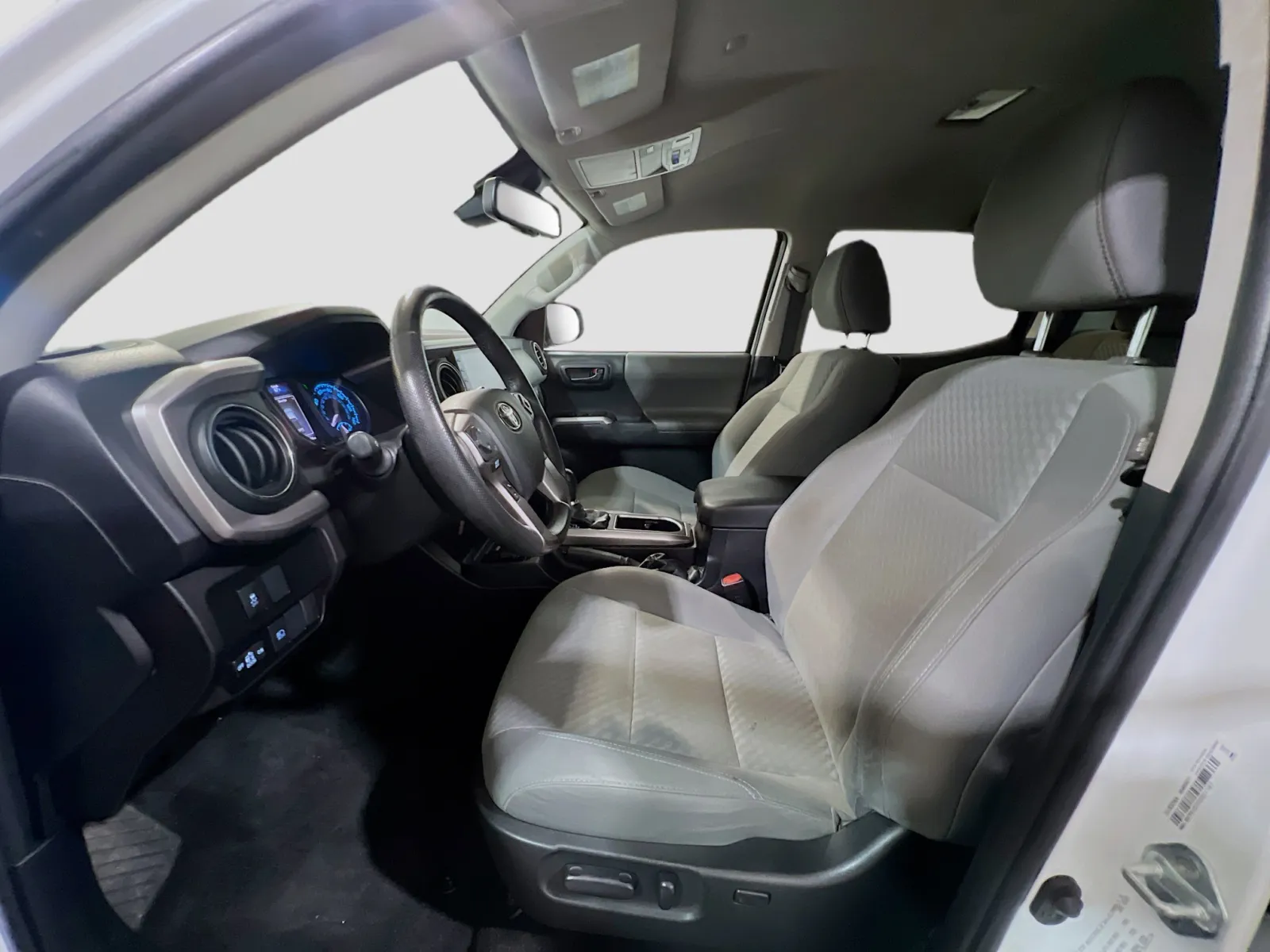 2022 Toyota Tacoma SR5 - Photo 14