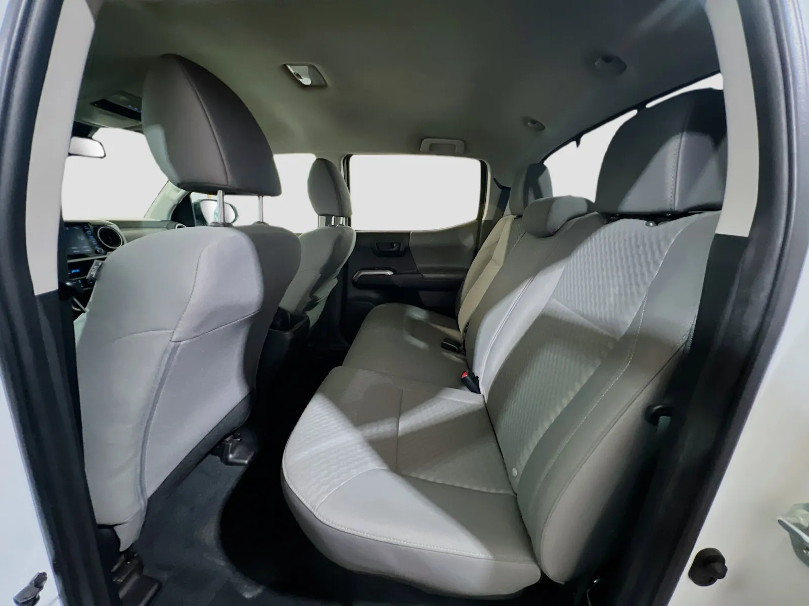 2022 Toyota Tacoma SR5 - Photo 16