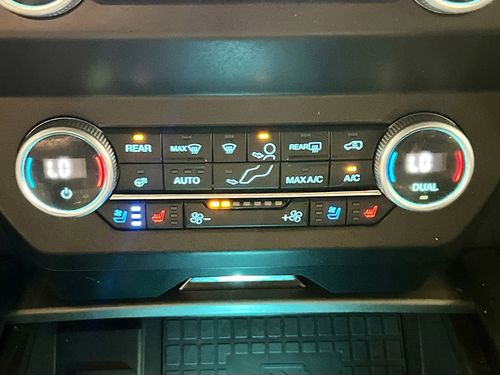 2021 Ford Expedition XLT - Photo 11