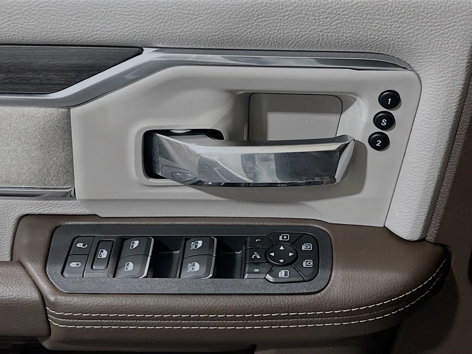 2025 RAM Ram 3500 Pickup Laramie - Photo 14