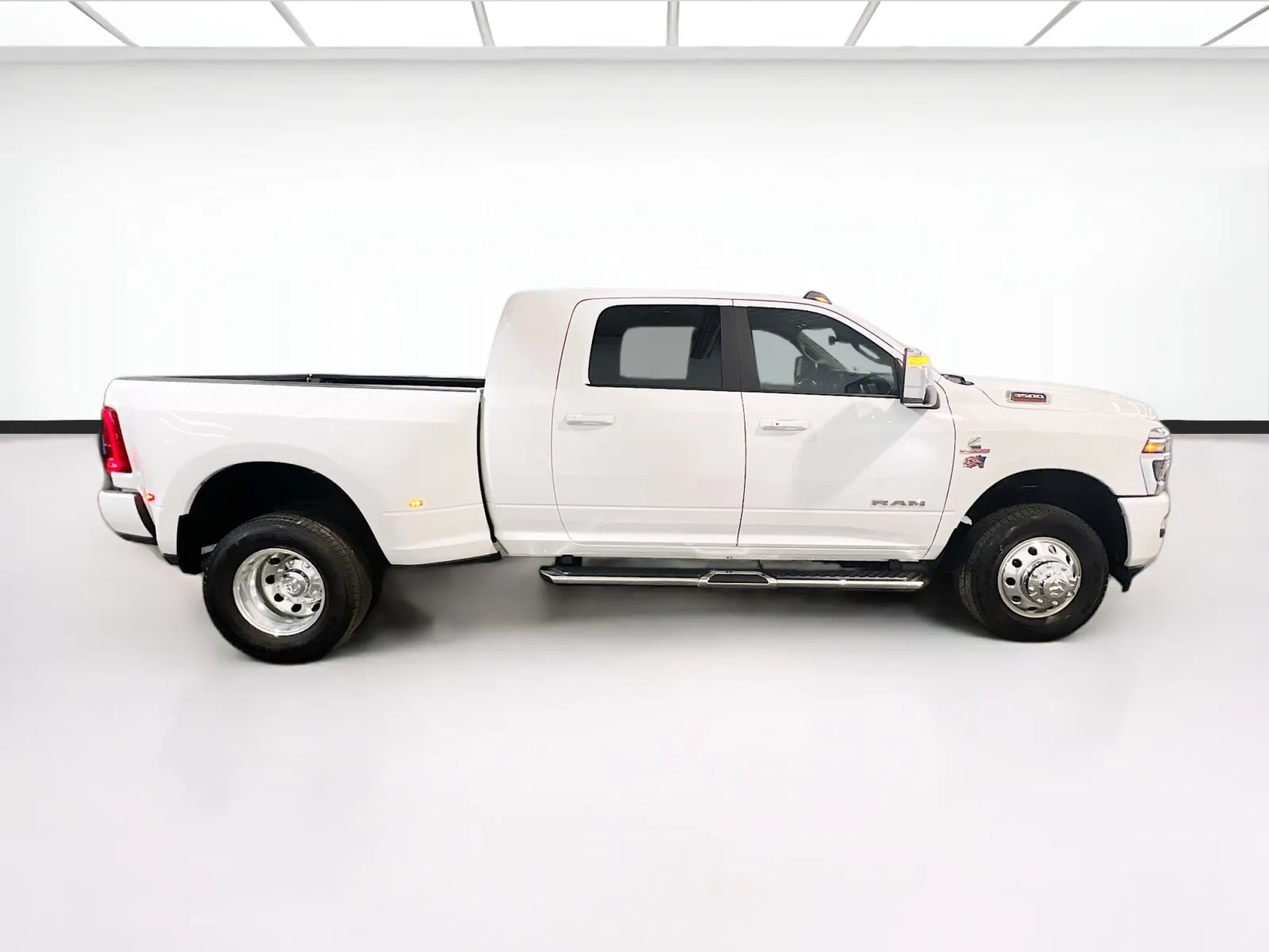 2025 RAM Ram 3500 Pickup Laramie - Photo 24