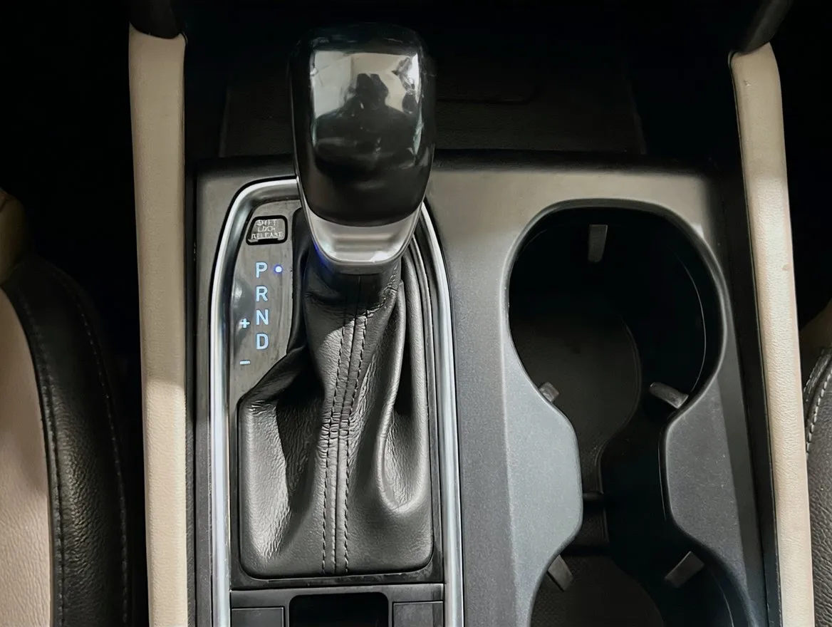 2020 Hyundai Santa Fe Limited - Photo 13