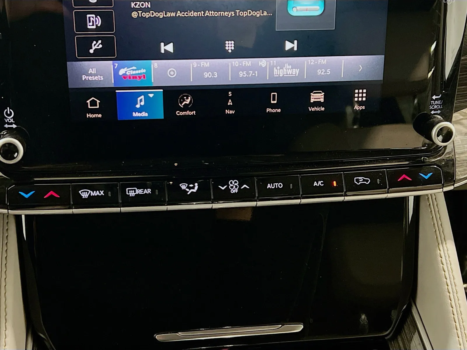 2022 Jeep Wagoneer Series II - Photo 12