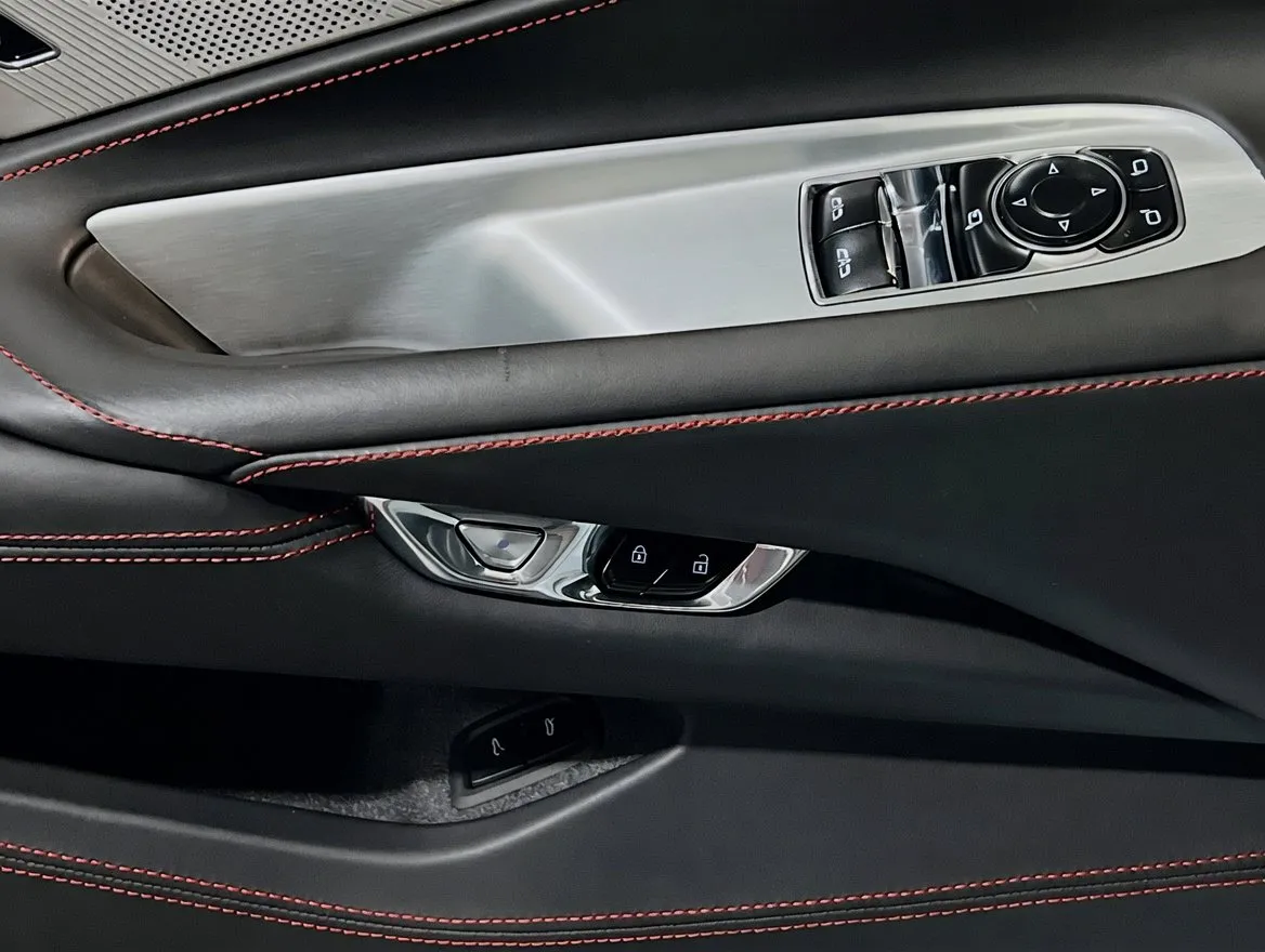 2020 Chevrolet Corvette 3LT - Photo 14