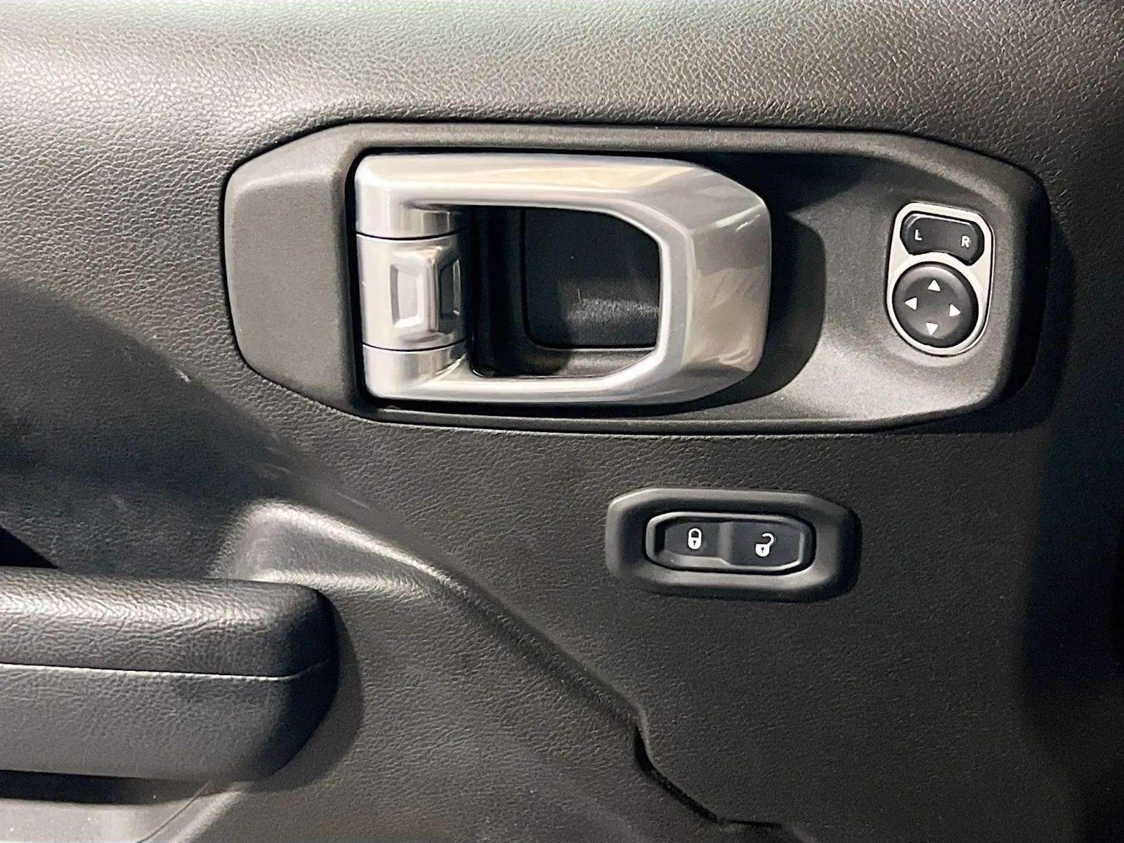 2022 Jeep Gladiator Mojave - Photo 14