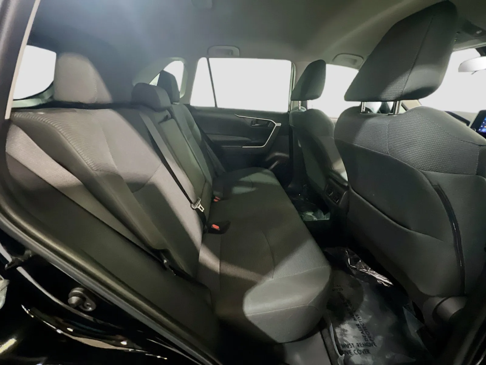 2023 Toyota RAV4 LE - Photo 19