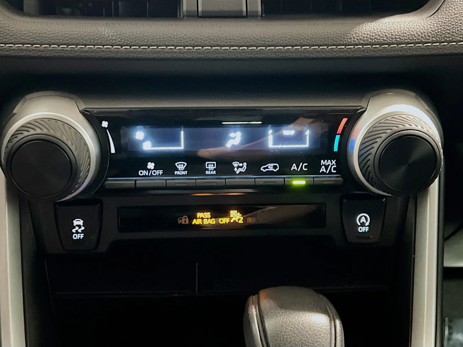 2023 Toyota RAV4 LE - Photo 11