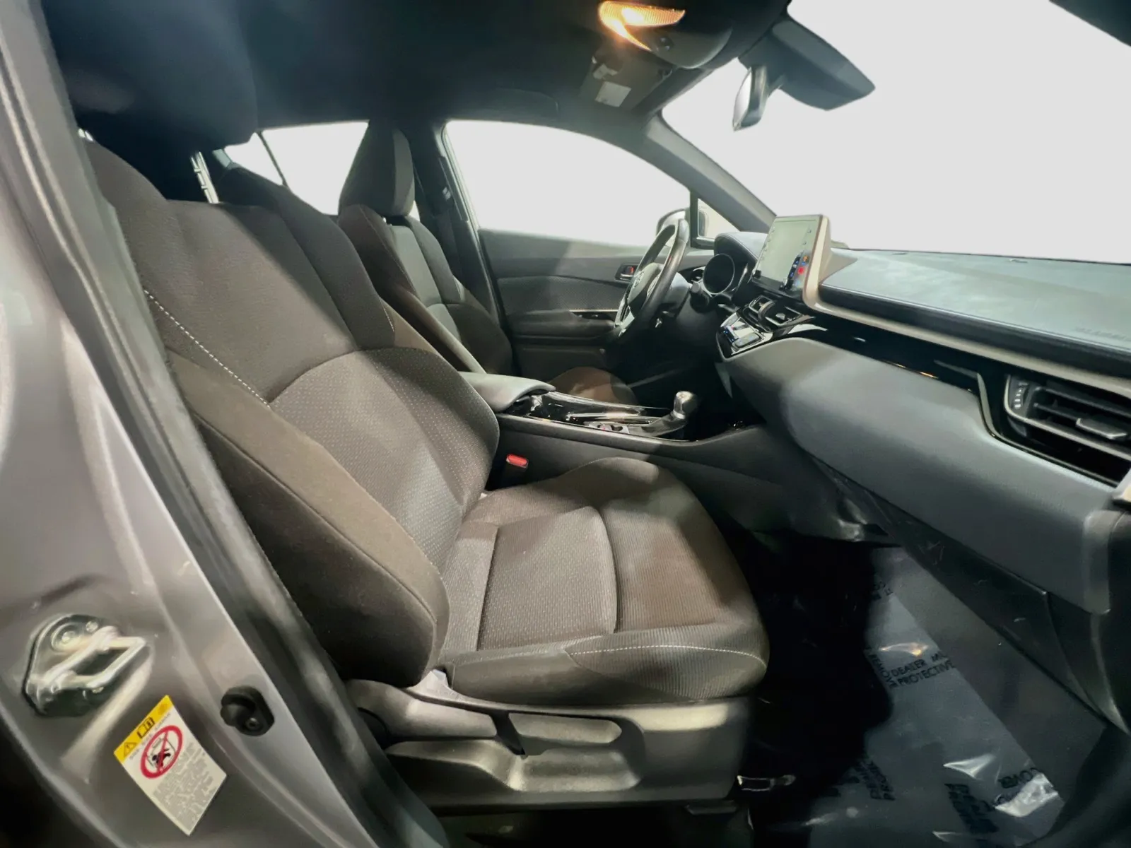 2019 Toyota C-HR XLE - Photo 19