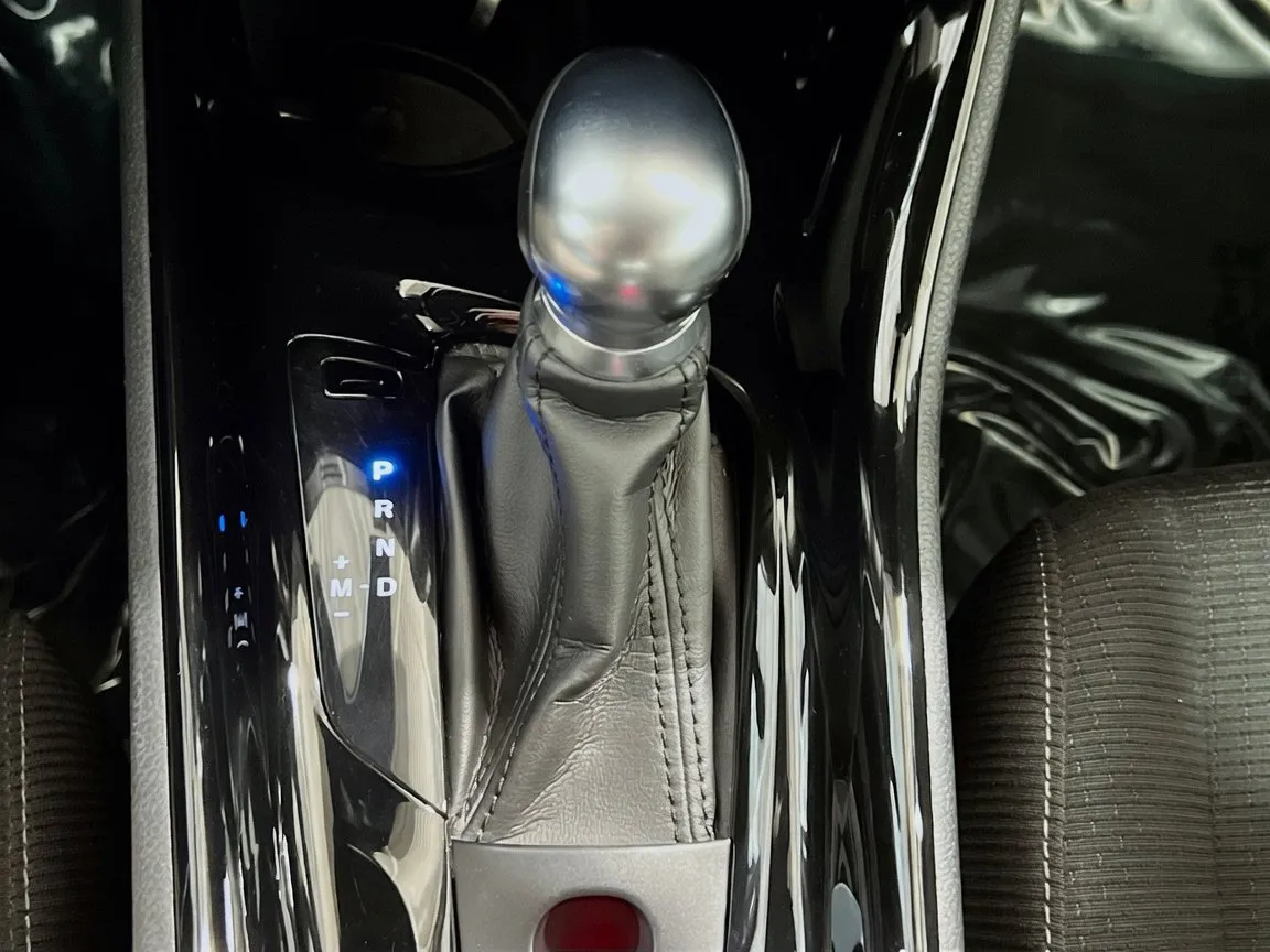 2019 Toyota C-HR XLE - Photo 12