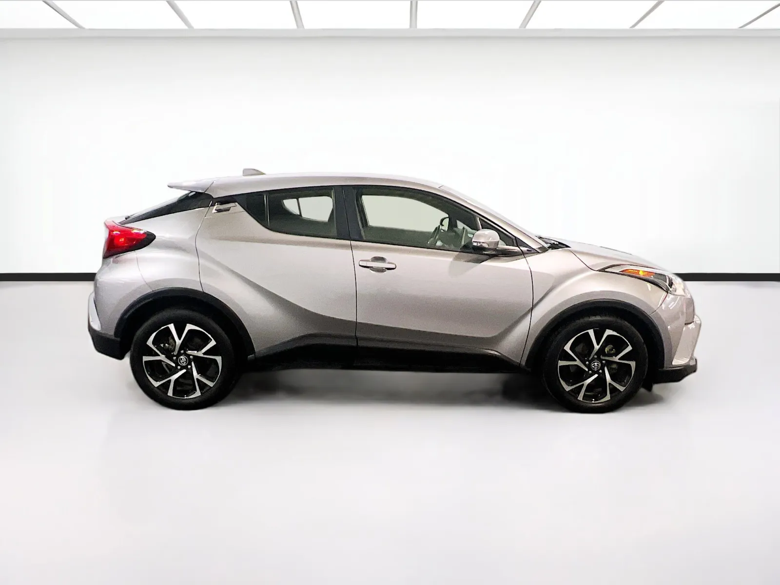 2019 Toyota C-HR XLE - Photo 22