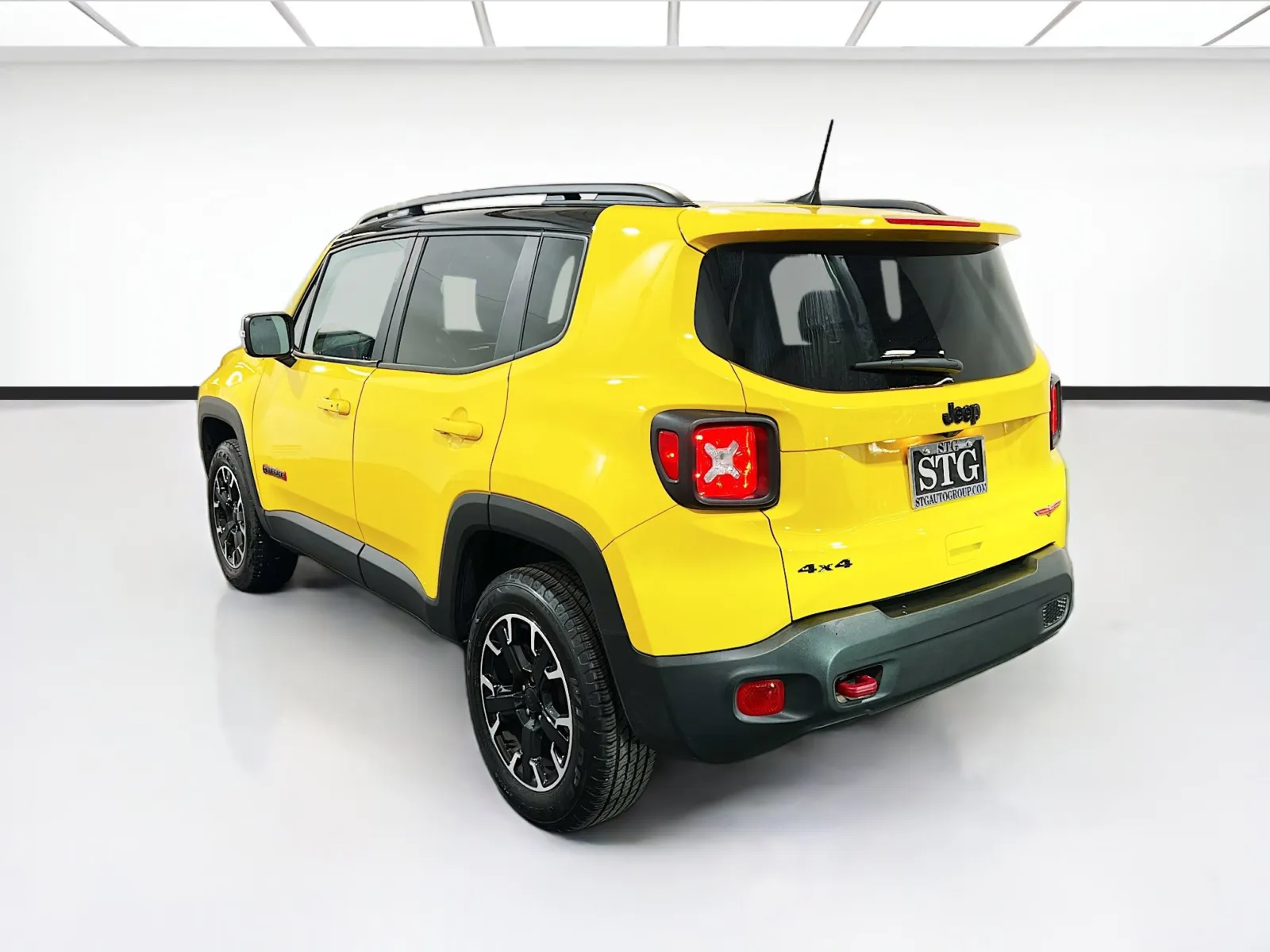 2023 Jeep Renegade Trailhawk - Photo 6