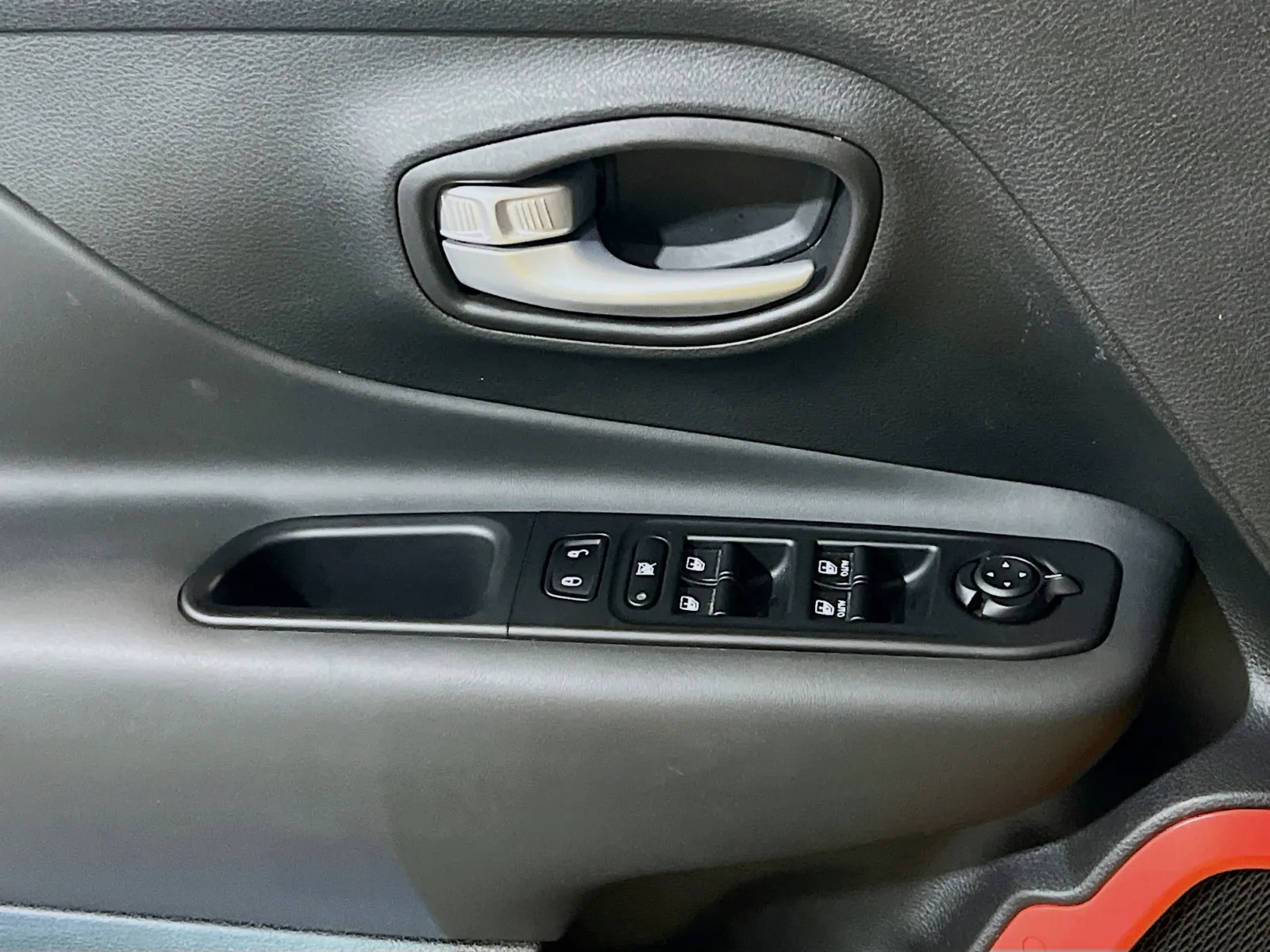 2023 Jeep Renegade Trailhawk - Photo 14