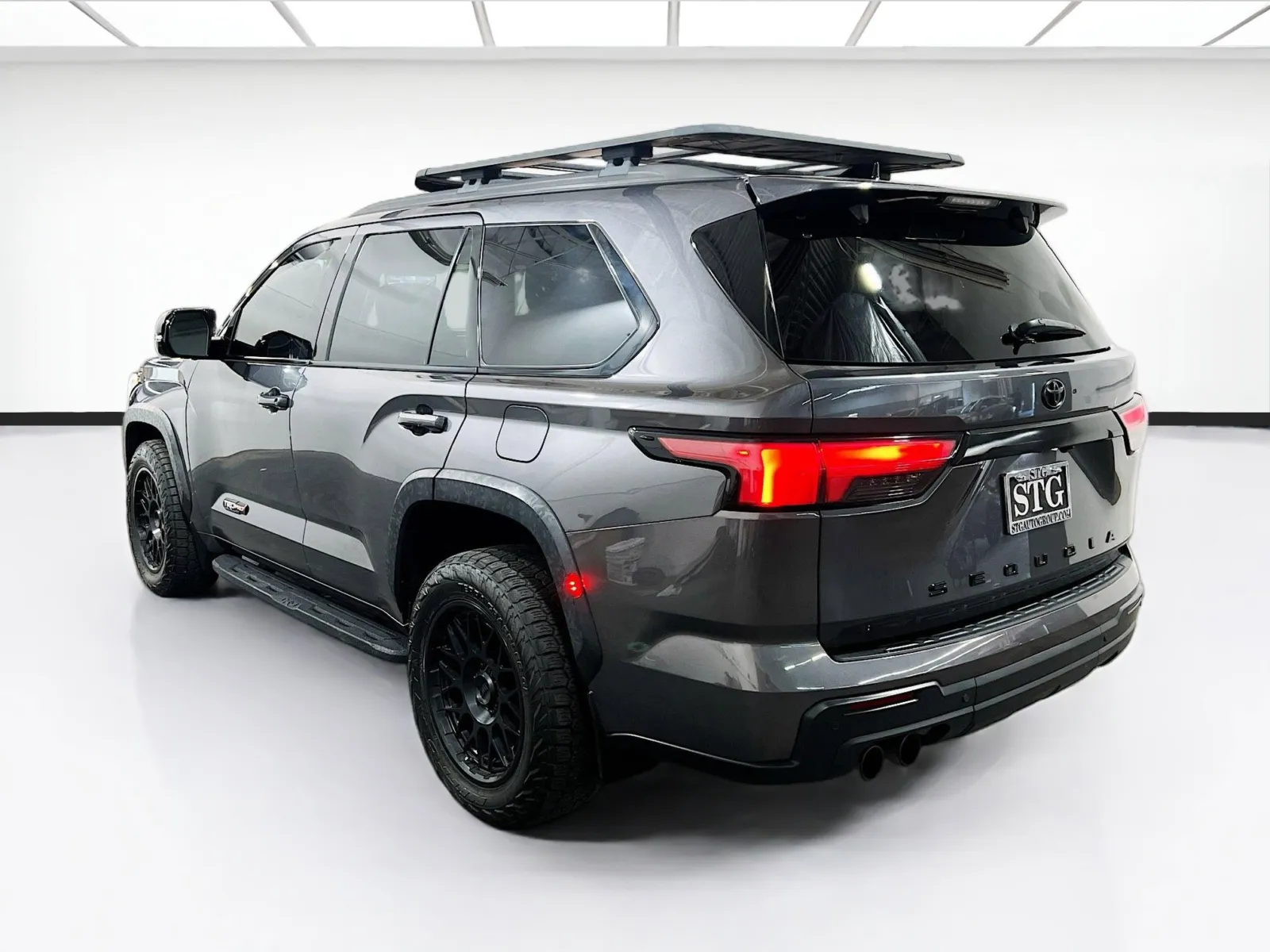 2023 Toyota Sequoia TRD Pro - Photo 6
