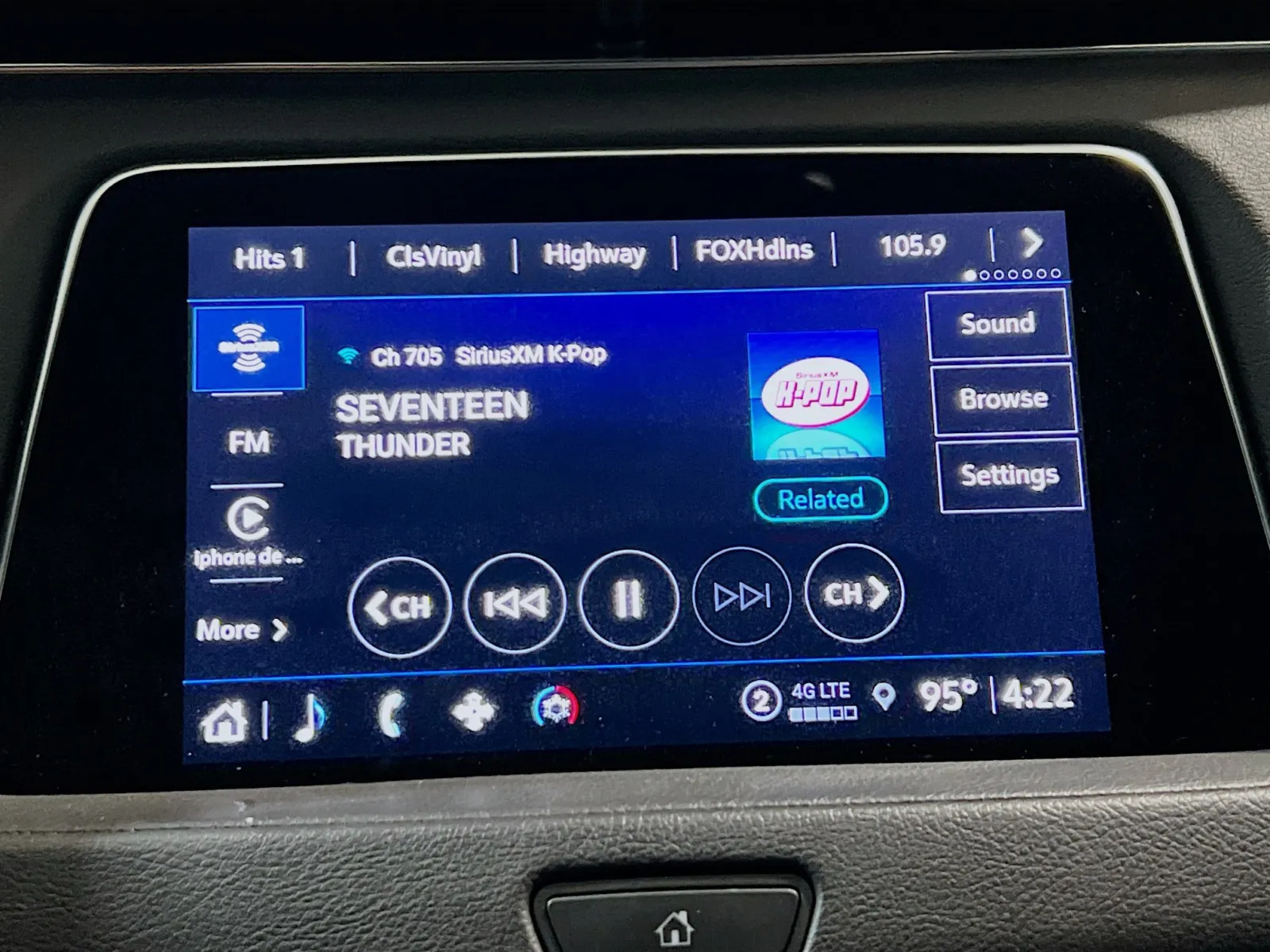 2022 Cadillac XT4 Sport - Photo 10