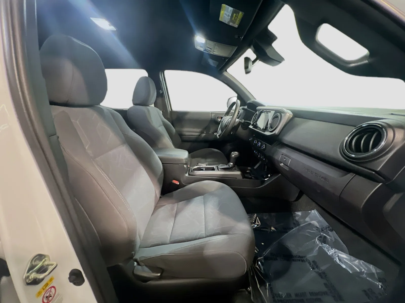 2018 Toyota Tacoma TRD Off Road - Photo 18