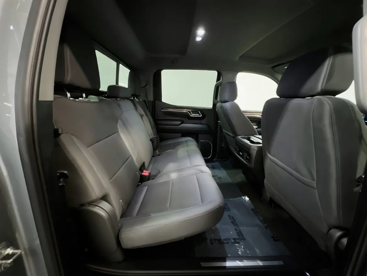 2025 Chevrolet Silverado 1500 RST - Photo 20