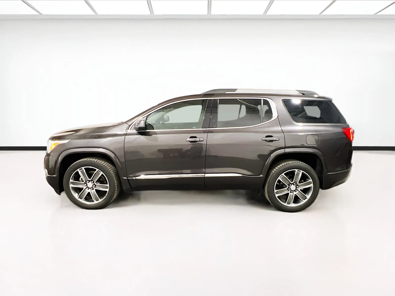2017 GMC Acadia Denali - Photo 23