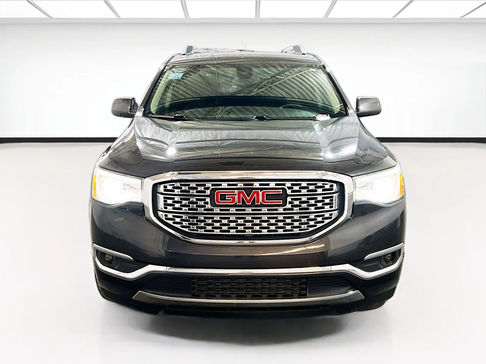 2017 GMC Acadia Denali - Photo 2