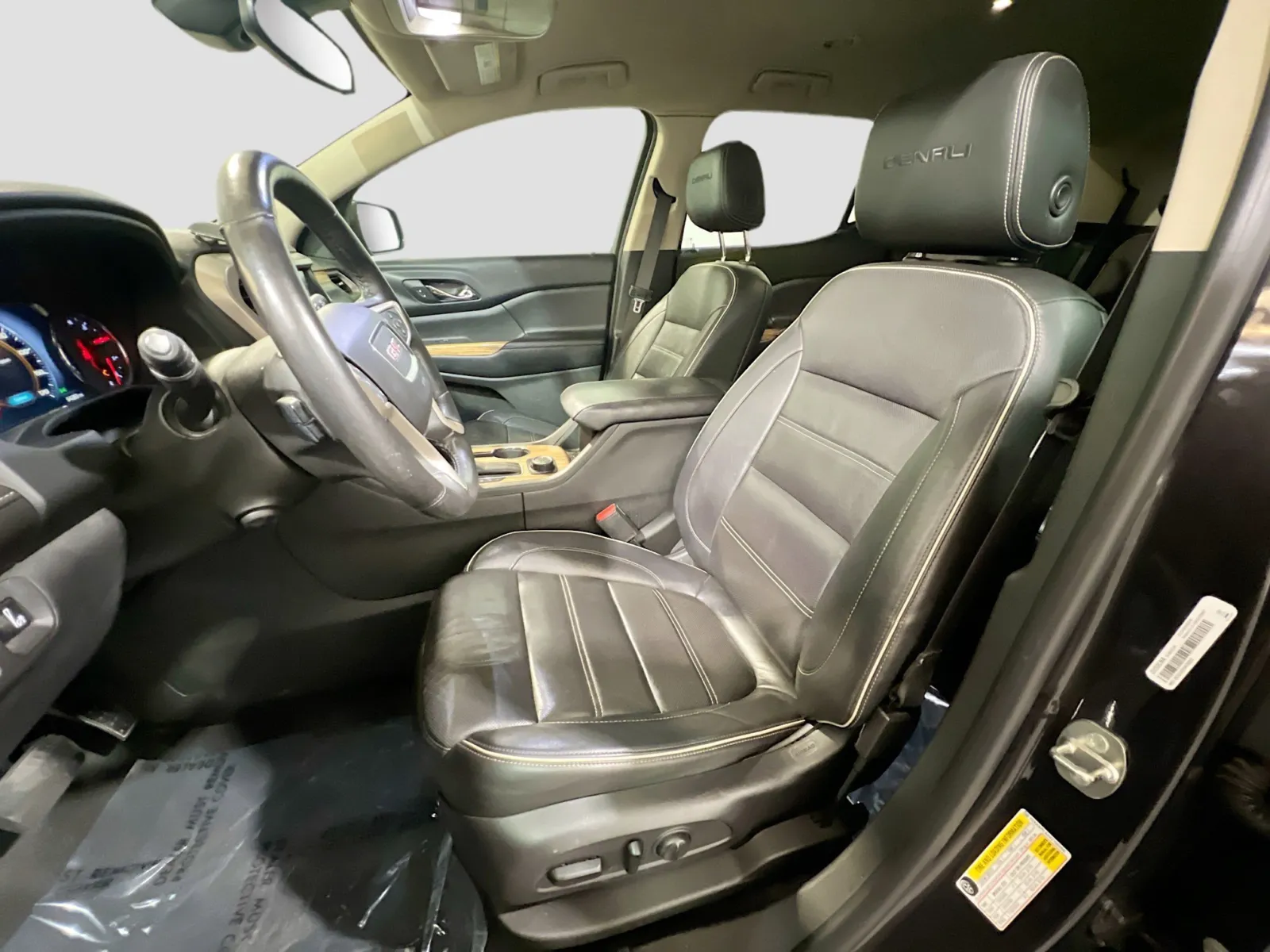 2017 GMC Acadia Denali - Photo 15