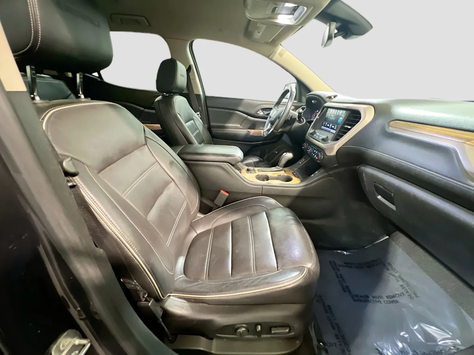 2017 GMC Acadia Denali - Photo 21